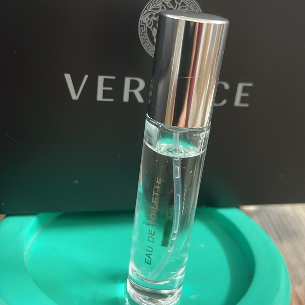 Versace - Picture 3 of 4